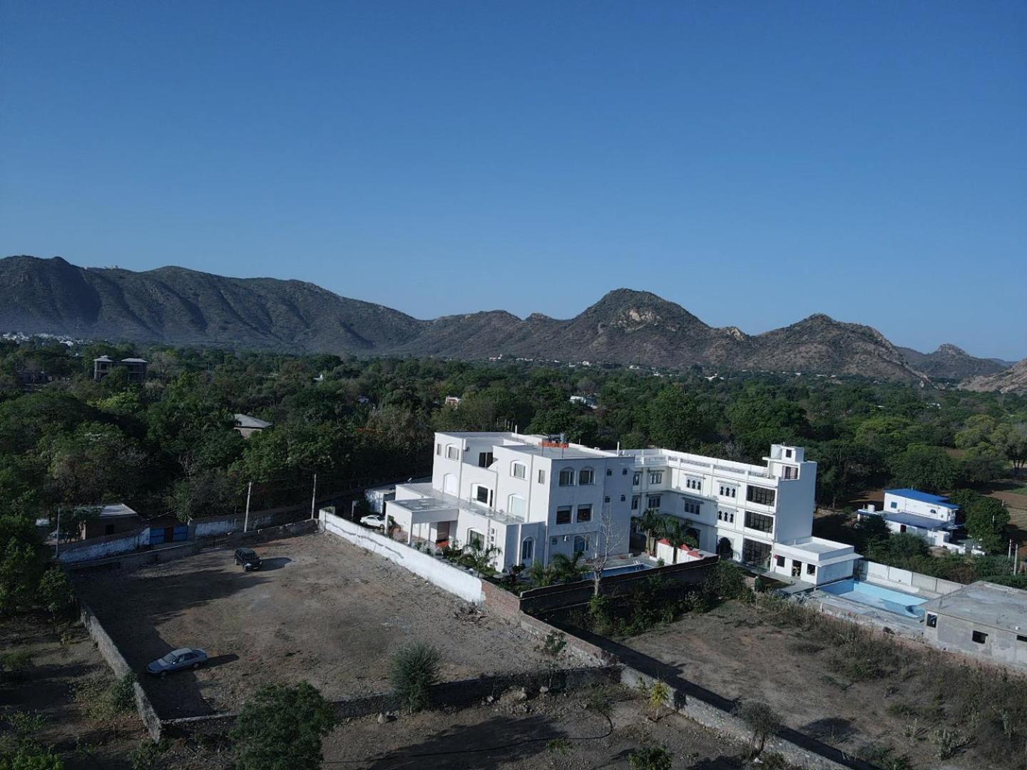 Surya Uday Villa Udaipur Bagian luar foto