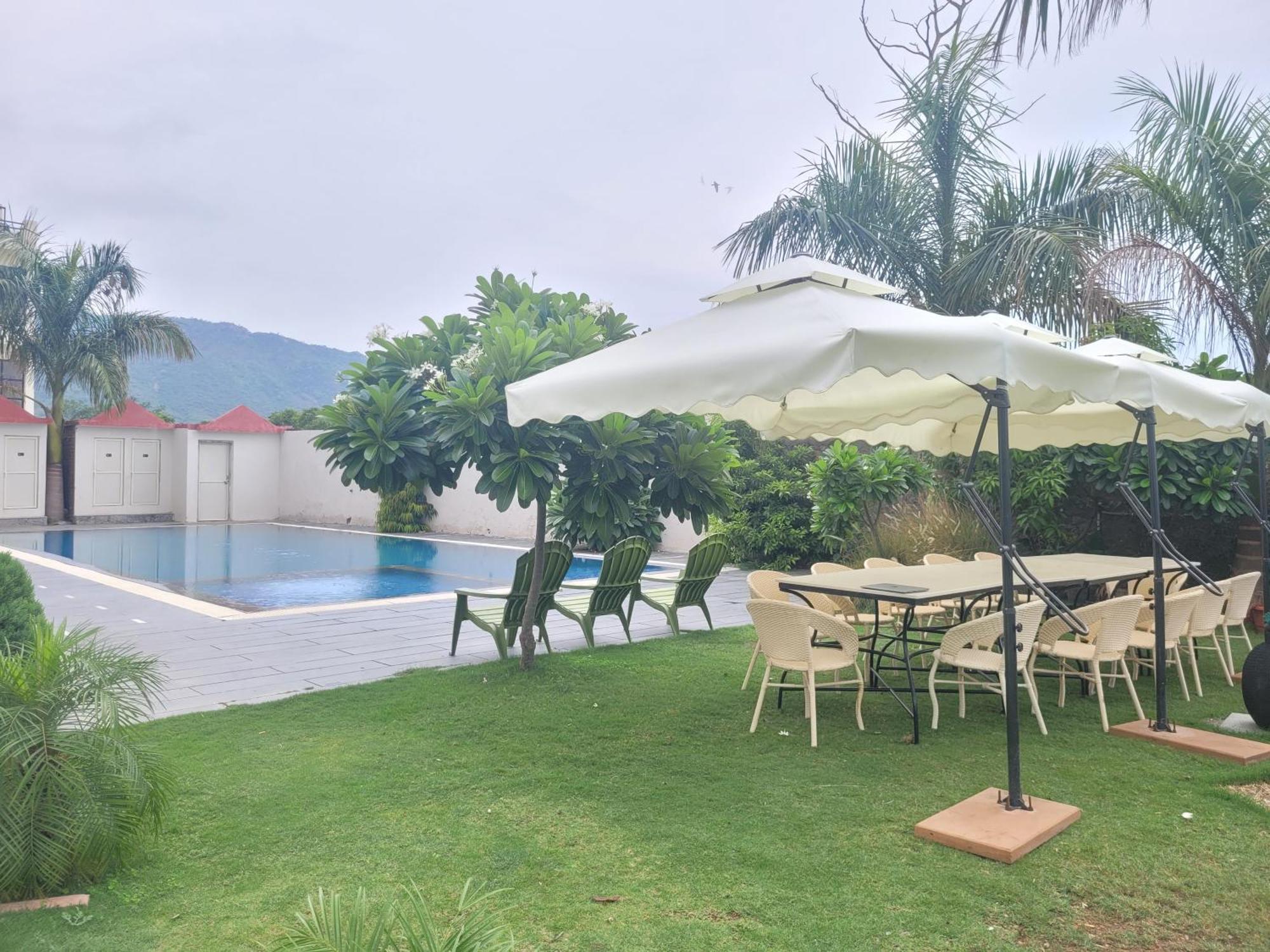 Surya Uday Villa Udaipur Bagian luar foto