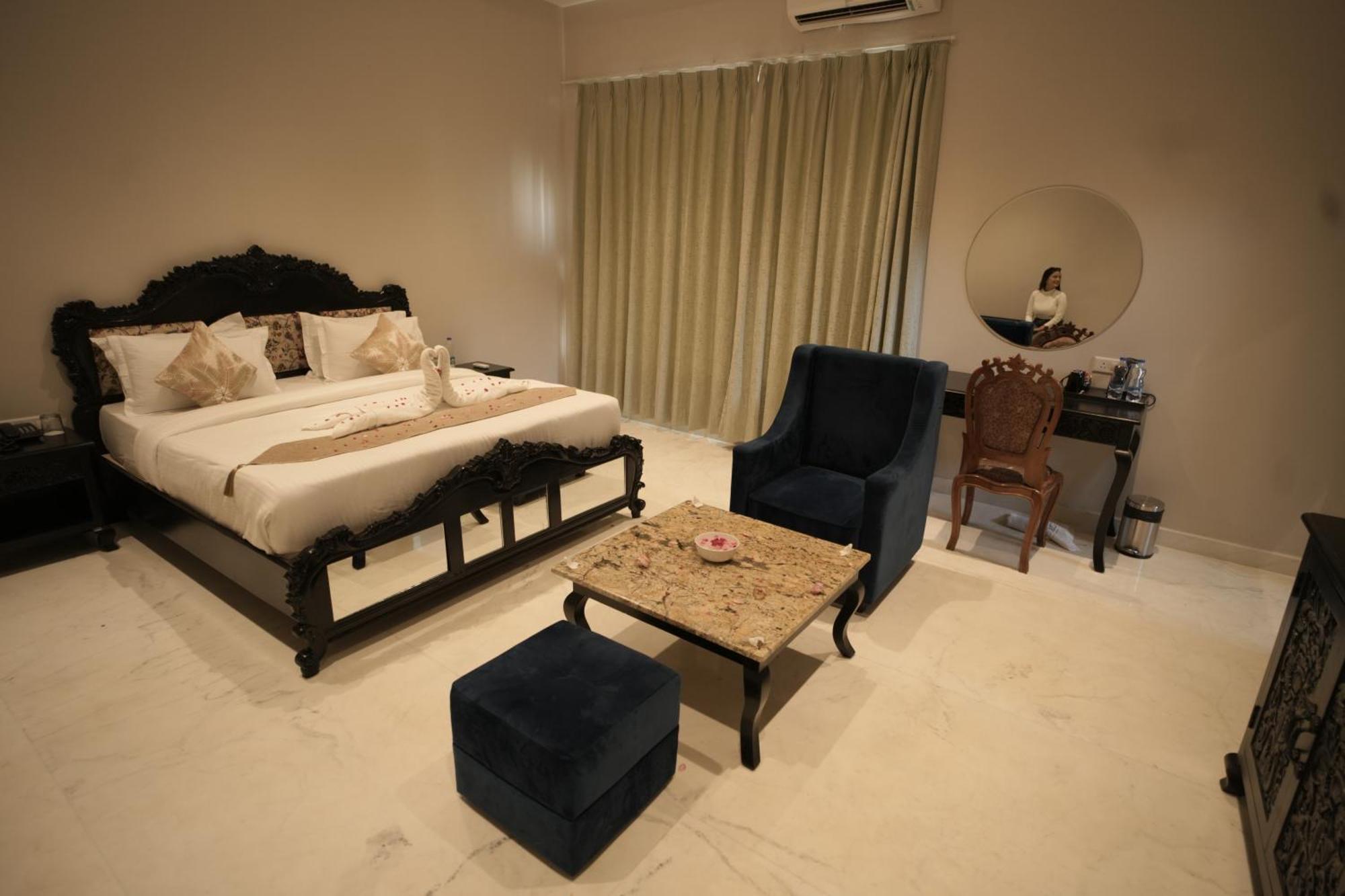 Surya Uday Villa Udaipur Bagian luar foto