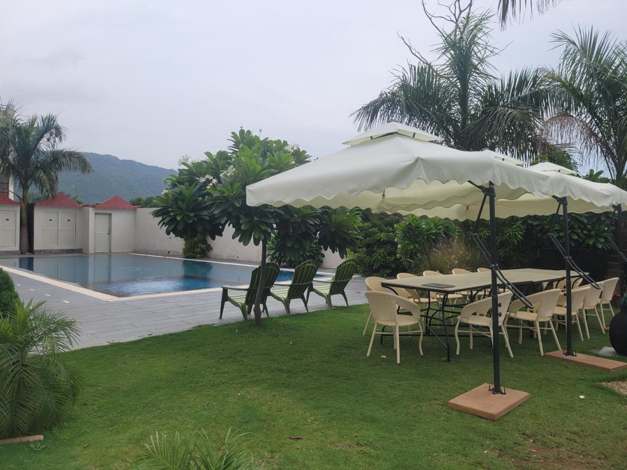 Surya Uday Villa Udaipur Bagian luar foto