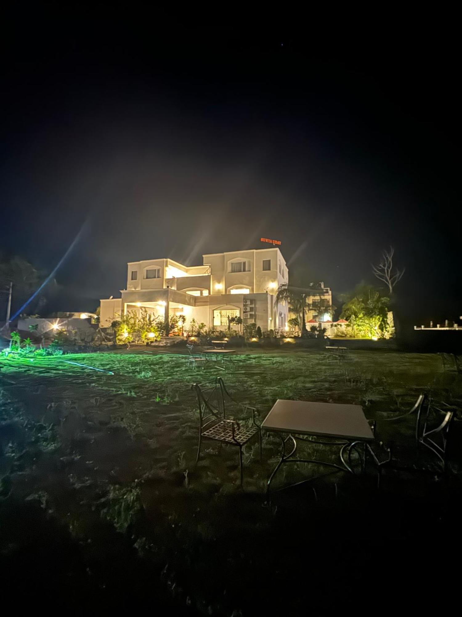 Surya Uday Villa Udaipur Bagian luar foto